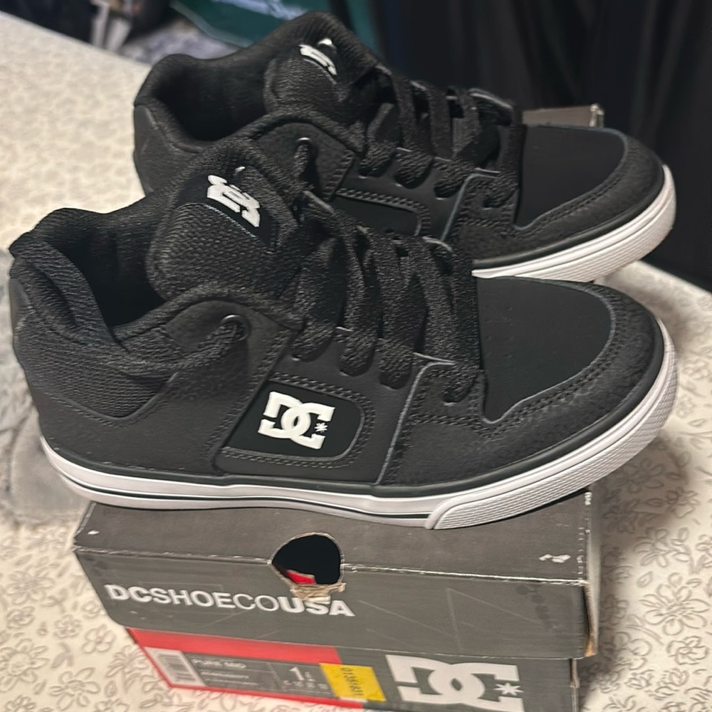 Boys DC sneakers size 1